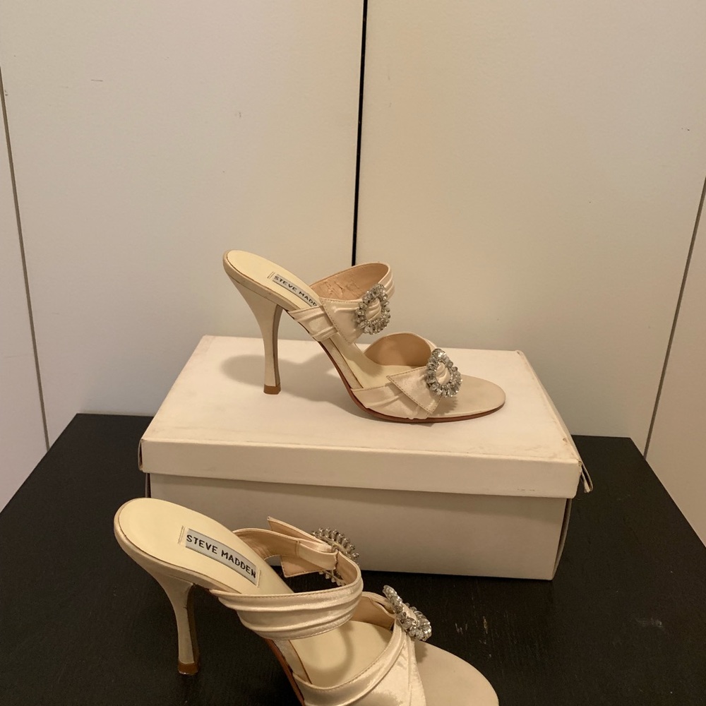 Steve Madden Champagne White Women’s Slip On Heel